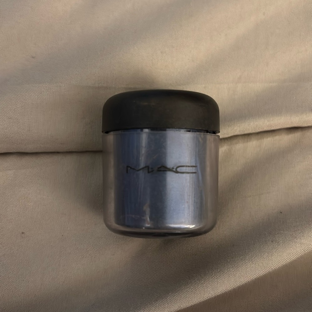 Discontinued Blue storm MAC pigment original jar